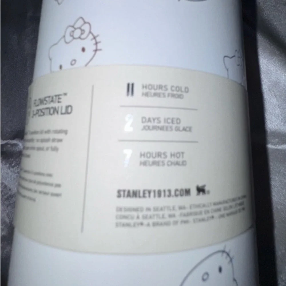 Stanley Quencher H2.0 Tumbler with Green Hello Kitty Design - Picture 6 of 16